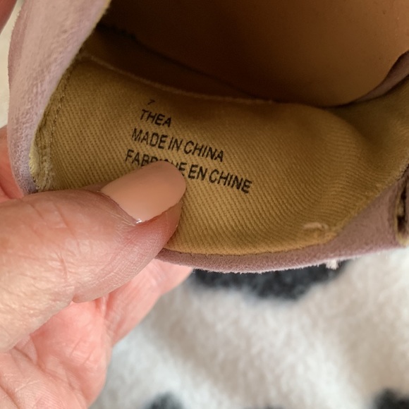 NWOT lavender faux su de slides - Picture 6 of 7